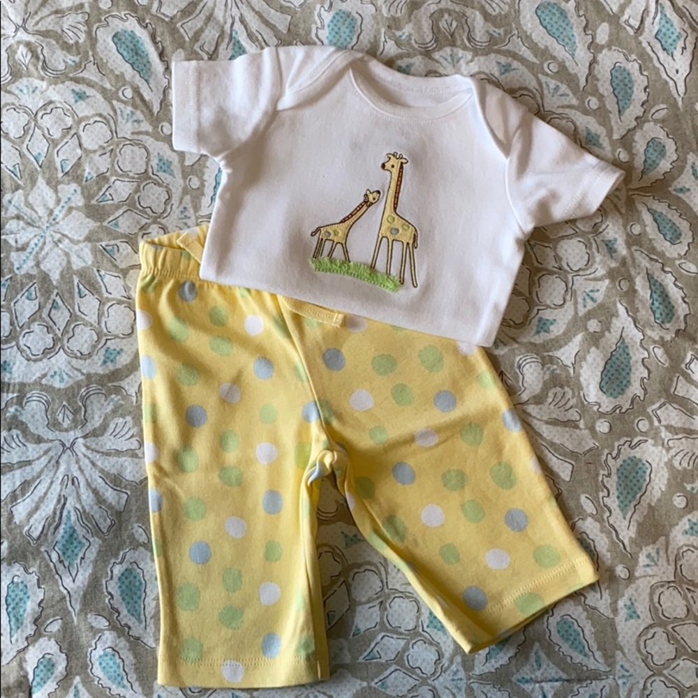 *NWT* Gymboree Giraffe Layette Set